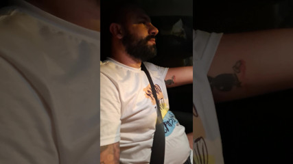 Casal Mattos: Nicoly își fute pizda cu degetul în baia mall-ului - Aventuri