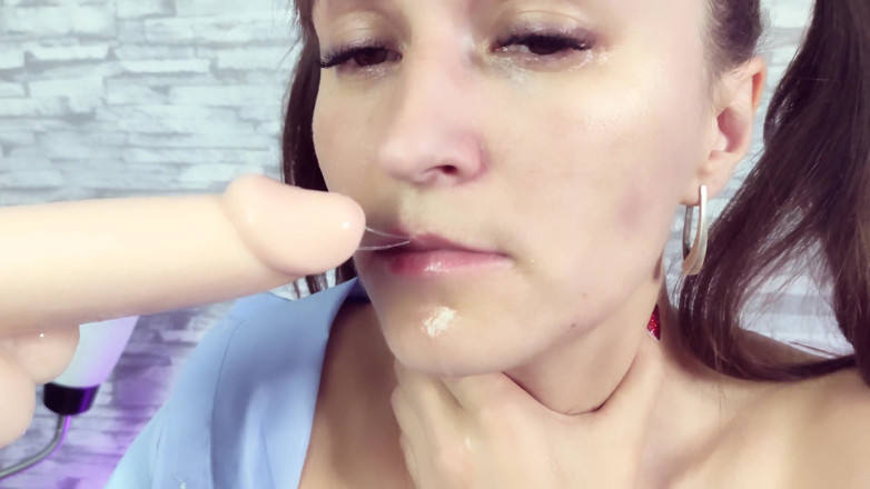 Adele Amber: Alsjeblieft papa neuk mijn ret