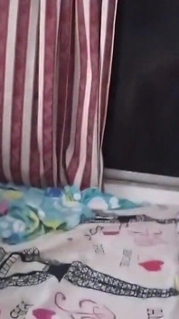 Ibu tiri menemui kami berkongkek apabila teman lelaki saya sudah memberikan saya susunya