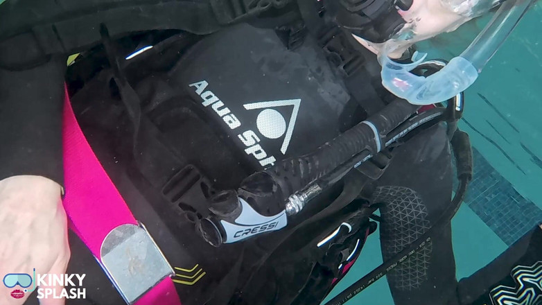 UKCuteGirl: Підводне плавання та спокушання - мокре та дике задоволення на першому побаченні