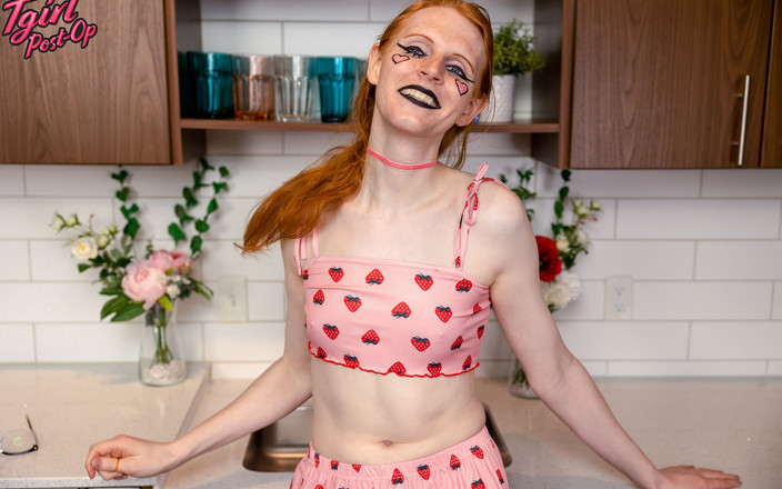 Tgirl Post-Op: Tgirl Post Op: Pandora Pleases Her Pussy