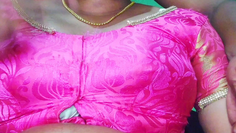 Desi Mohini: Amico, mi sbatto le mie tette india oggi