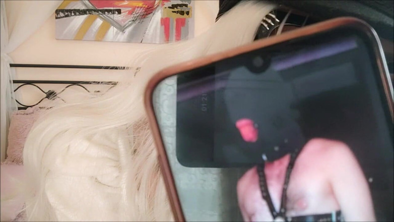 savannahamatoriale: Lavinia yang cantik mengulas kontol enak