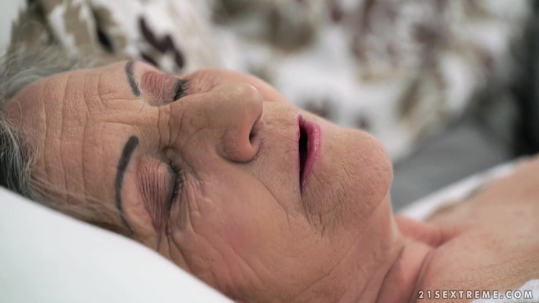 21 Sextreme: 21Sextreme - Horny hairy granny