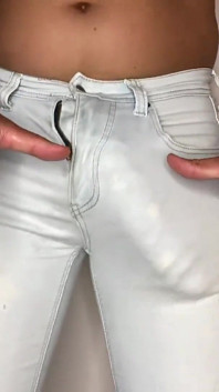 Keeping a Big Dick in the Airport Bathroom That Was Shocking Everyone
