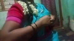 Priyanka314: Priyanka ukazuje svá velká prsa doma