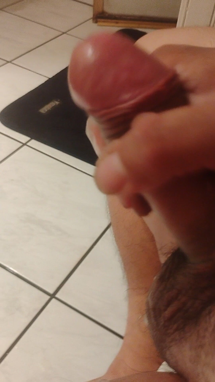 Tittyluver933: Мені боляче, коли я мастурбую, і коли я кінчаю на живіт, я починає судомити, ой