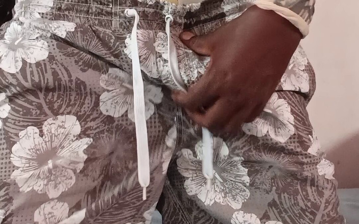 Kenyandick: Elimdeki tek şey bu sevgililer gününde onun için sert bir siyah...