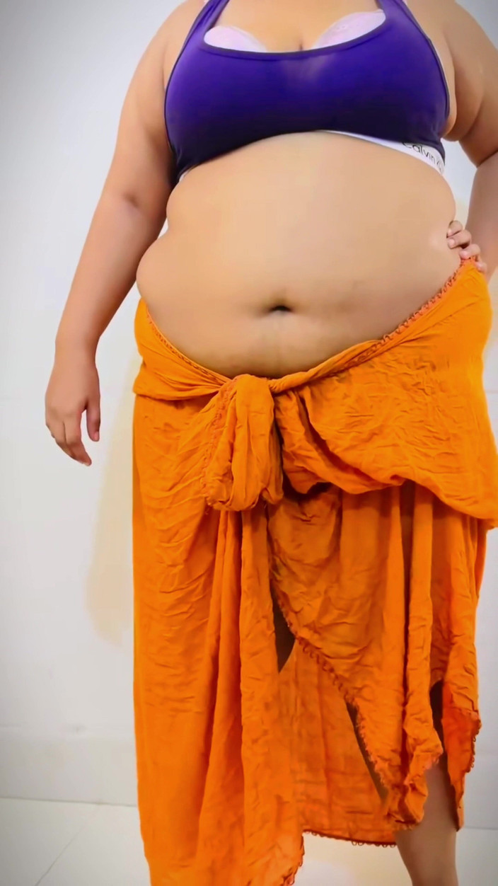 Your Boy's Cum: 喀拉拉邦的大屁股印度泰米尔熟女试图勾引她丈夫的朋友得到肛交