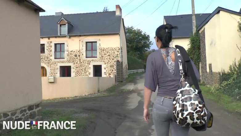 Nude in France: Edepsiz esmer sürtük ağzına boşalma