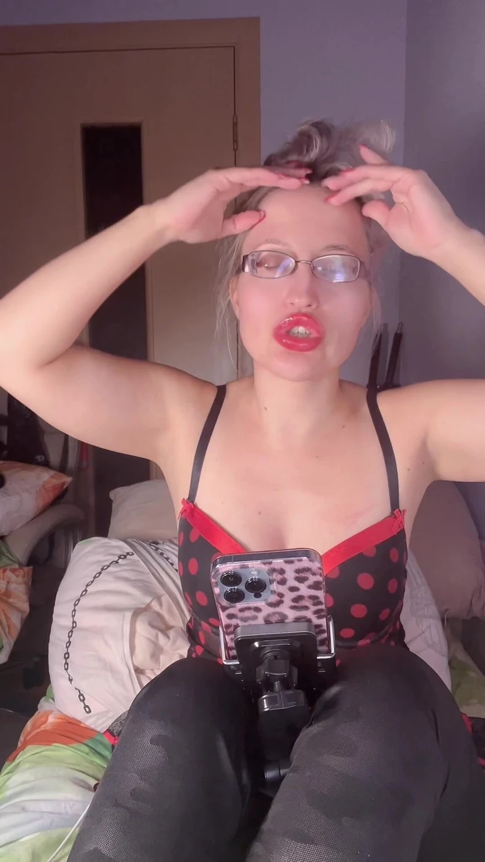 FinDom Goaldigger: Ketagihan Tetek Bukan Bogel
