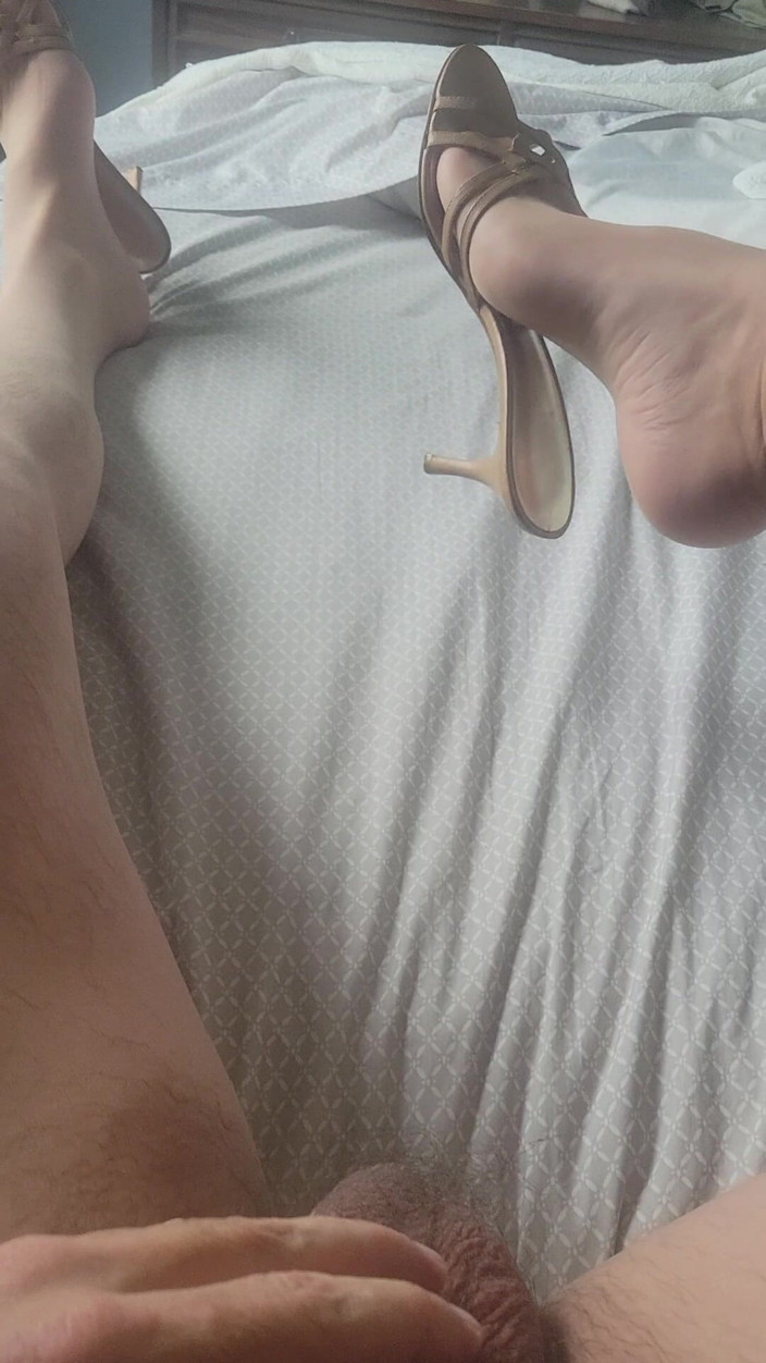 Feet Lover: Calze di nylon, tacchi alti e sborra