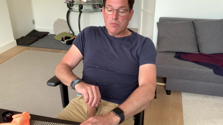 TJenner: Longue, salissante, séance de bate de chatte à la maison.