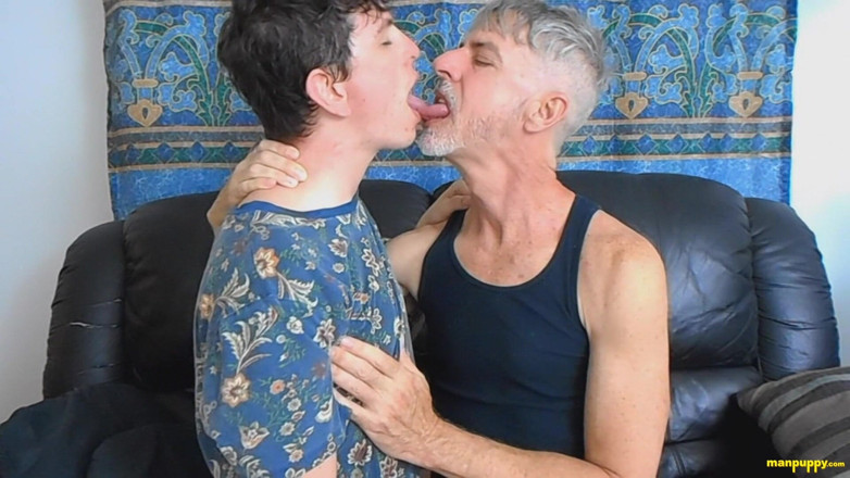 Man Puppy: เกย์สุดฮอตจูบกับ Richard และ Christian