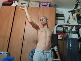 ceien: Estremear mi cuerpo en mi gimnasio