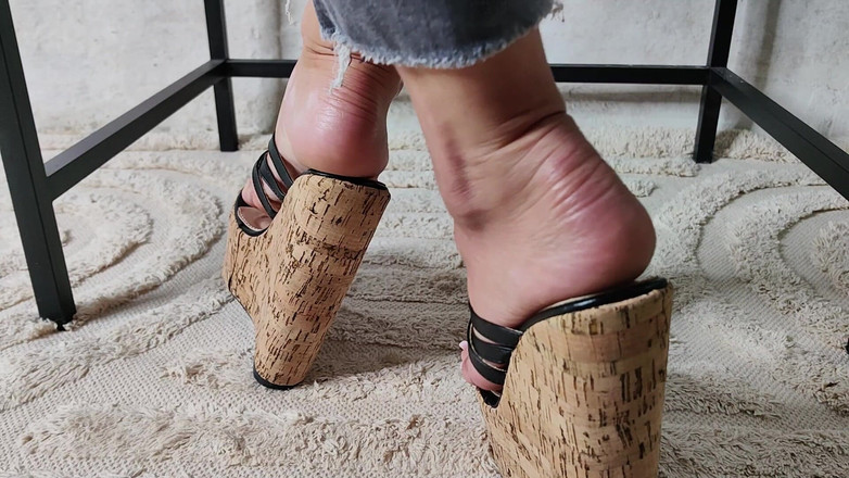 Goddess Lena: Hot Wedges