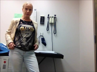Gartersex: Doctor catches me masturbating in his room