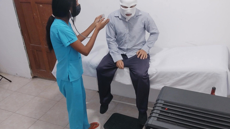 NEGRITA SEXY: Sjuksköterska porr !! De förför en Patient att knulla på sjukhuset.