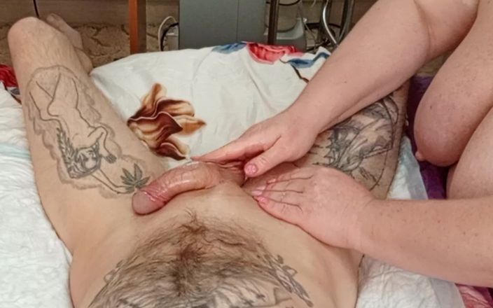 Sweet July: Olejová masáž penisu a koulí a hraní se spermatem