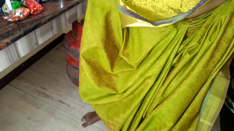 Pushpa porn: Hospodyňka má romantiku v kuchyni