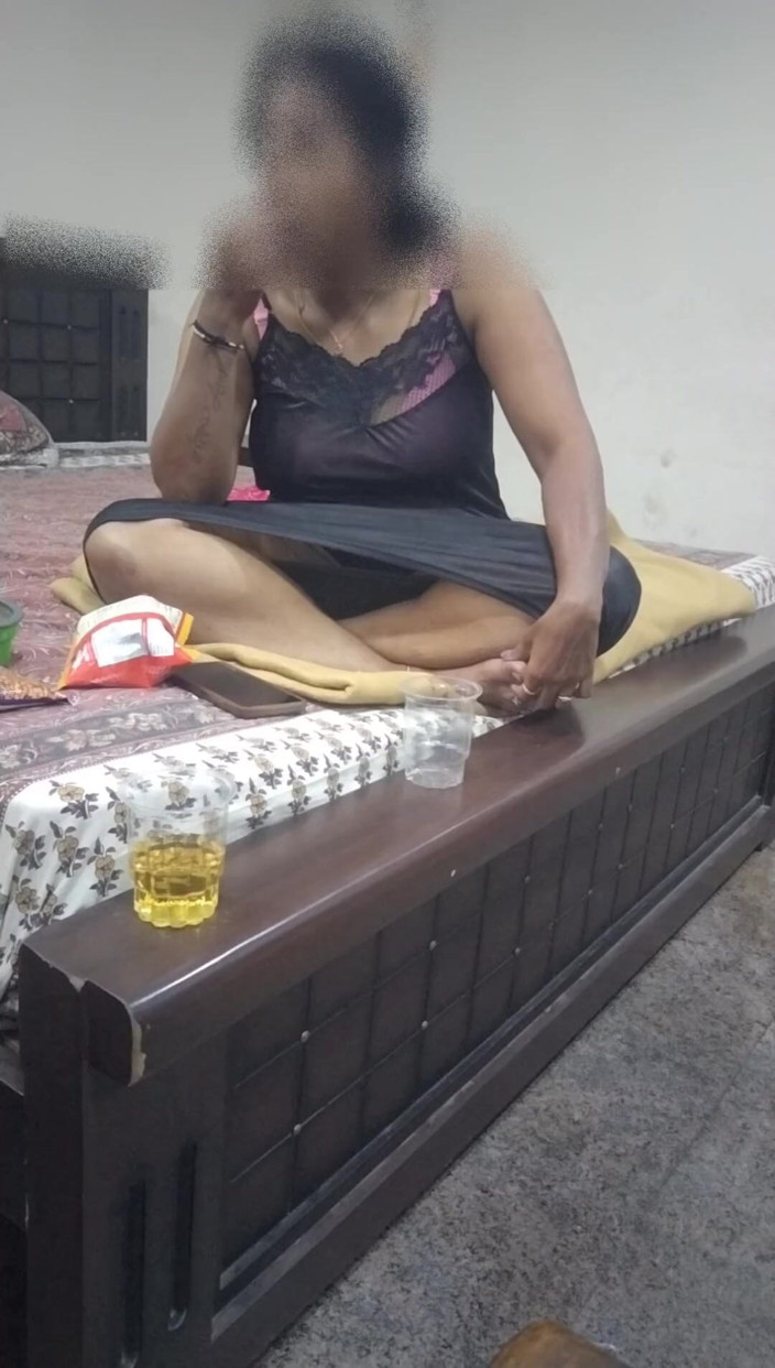 Tamil lesbian: おやつで汚い話をする