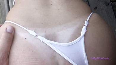 My Wife Luna: Awek blonde bertetek besar dikongkek di luar rumah