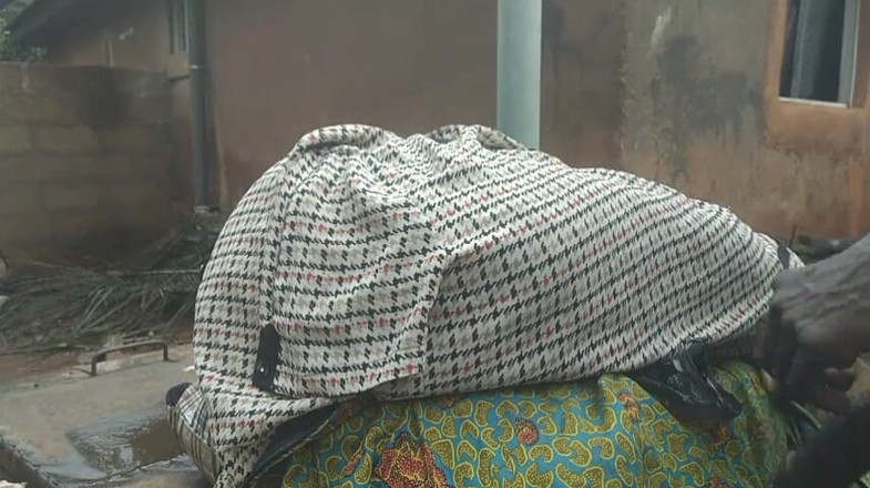 Bangcum8: गोल-मटोल गांड वाली सौतेली बहन काम पर वापस आने से पहले तेजी से वीर्य निकालें भाग 2