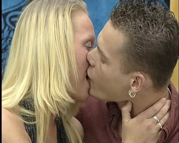 YOUR FIRST PORN: Ich kommer att deine sperma schmecken - jag vill smaka på...