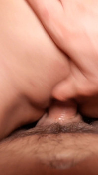 Atemberaubende asiatische MILf pocky play: ungeschnittenes erotisches abenteuer