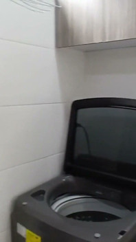 Échec de la position gauche condo pour être avec sa nouvelle copine vient de son travail, elle s’amuse avec sa chatte sucer une bite pas impression - jhodez1