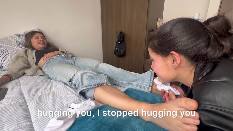 scarlettandc: Teman saya dan saya menikmati fetishnya mempermalukan saya dengan kaki...