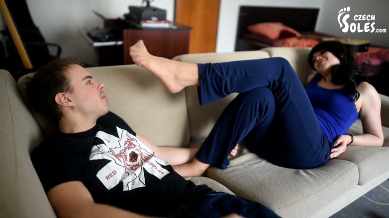 Czech Soles - foot fetish content: Hai yang di sana! Aku pengen cobain stokingku yang bau