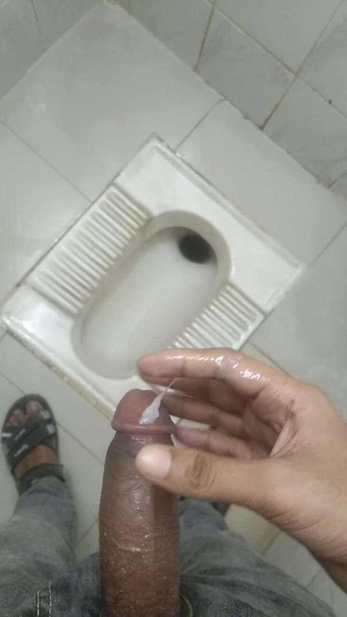 Viral_tiktokar: ฉันไปห้องน้ําออฟฟิศและทุบตีตัวเอง