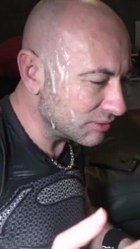 Jess knullad av twink yngre än honom