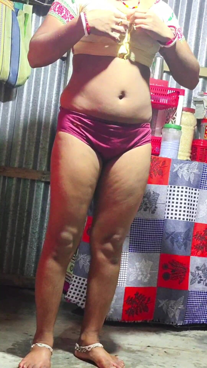 Dogrupali69: Mon bain de bhabhi sexy