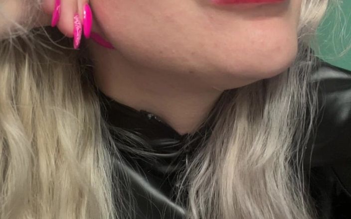 FinDom Goaldigger: Visa mig din tunga!