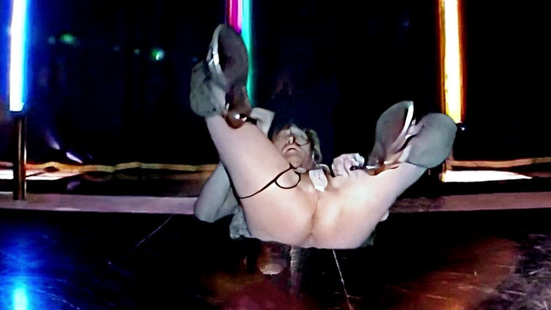 Pai-chan: Stripper Pai-chan's in-vivo Wanking