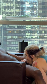 Tommi Mostra a Tutto il skyline di New York