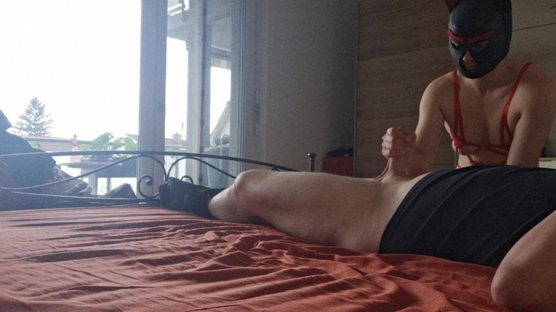 Swissapple: Obciąganie w czerwonym body na moim chłopaku