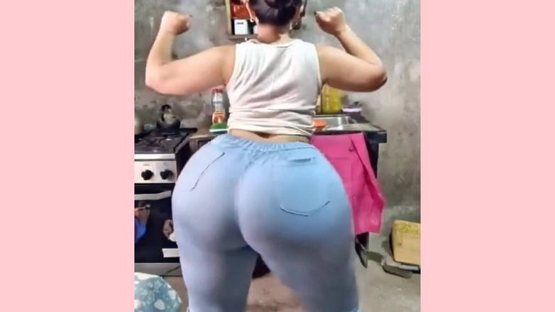 Xprohibidox1: Asistentă cu curul mare în mișcare