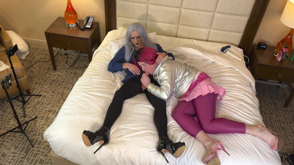 Sissy Bailey Wilde: Ateşli travesti tanrıça trans kelsey ustalarından sakso çekiyor - derleme 1