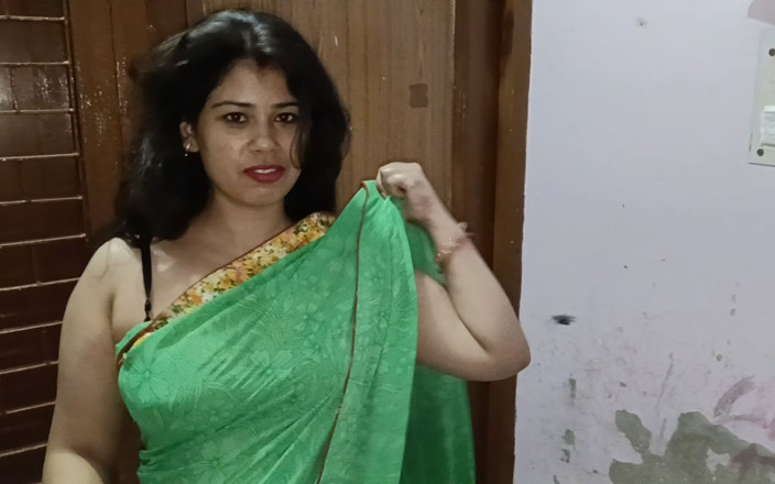 yourkavita95: Istri seksi ini pengen banget dientot habis-habisan