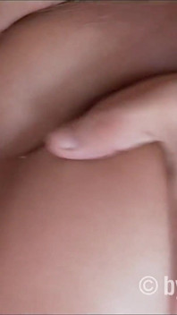 Hollywood Babe with Sagging Tits in Dildo Fuck