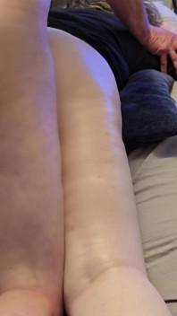 Pawg mẹ kế cho phép tôi tôn thờ-xoa bóp cái mông to của cô ấy đụ cô ấy doggy và kéo tóc của cô ấy.