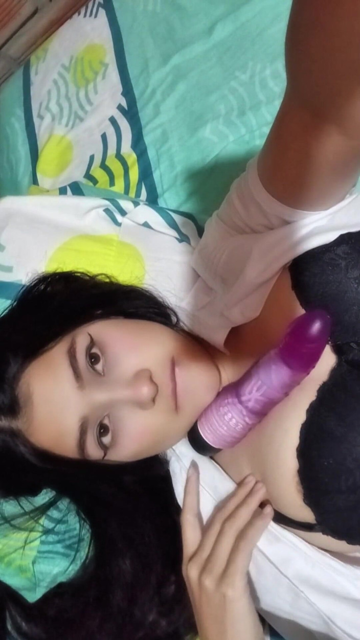 Yulieth Gomez: 아름다운 둥근 젖탱이의 라틴계 여자