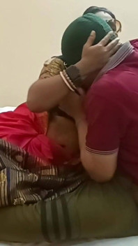 Kavya si wanita imut kerala lagi asik nyepong kontol dan dientot habis-habisan sama staf kantor di rumah
