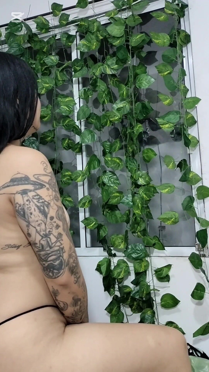 Dalyla: Safada vizinha se toca