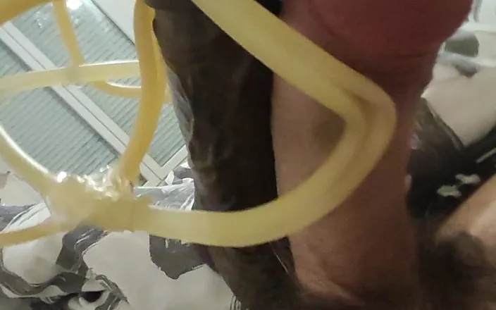 Mutsakin: Masturbating My Cock for You Today