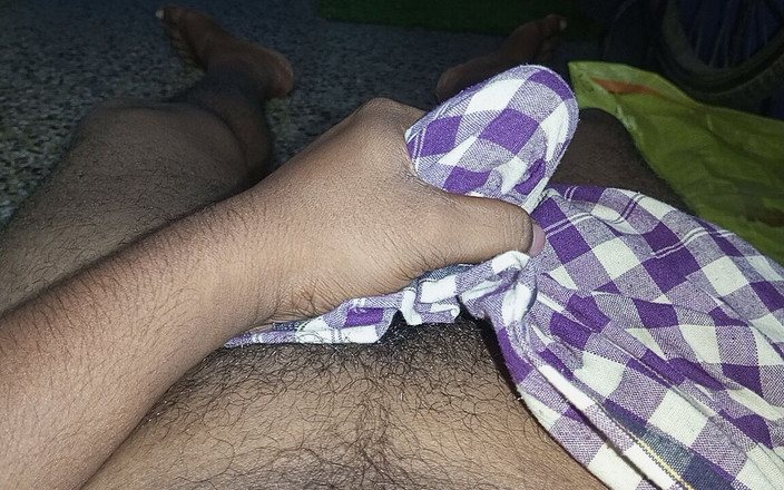 Sweet Indian cock: Boudi bengaleză futându-și pizda cu anal