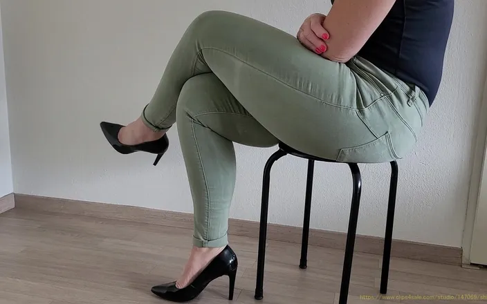 MisS Angel: Green Thight Sexy Jeans and High Heels
